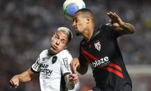 Carlos Alberto contra o Atlético-GO (Foto: Vítor Silva/Botafogo)