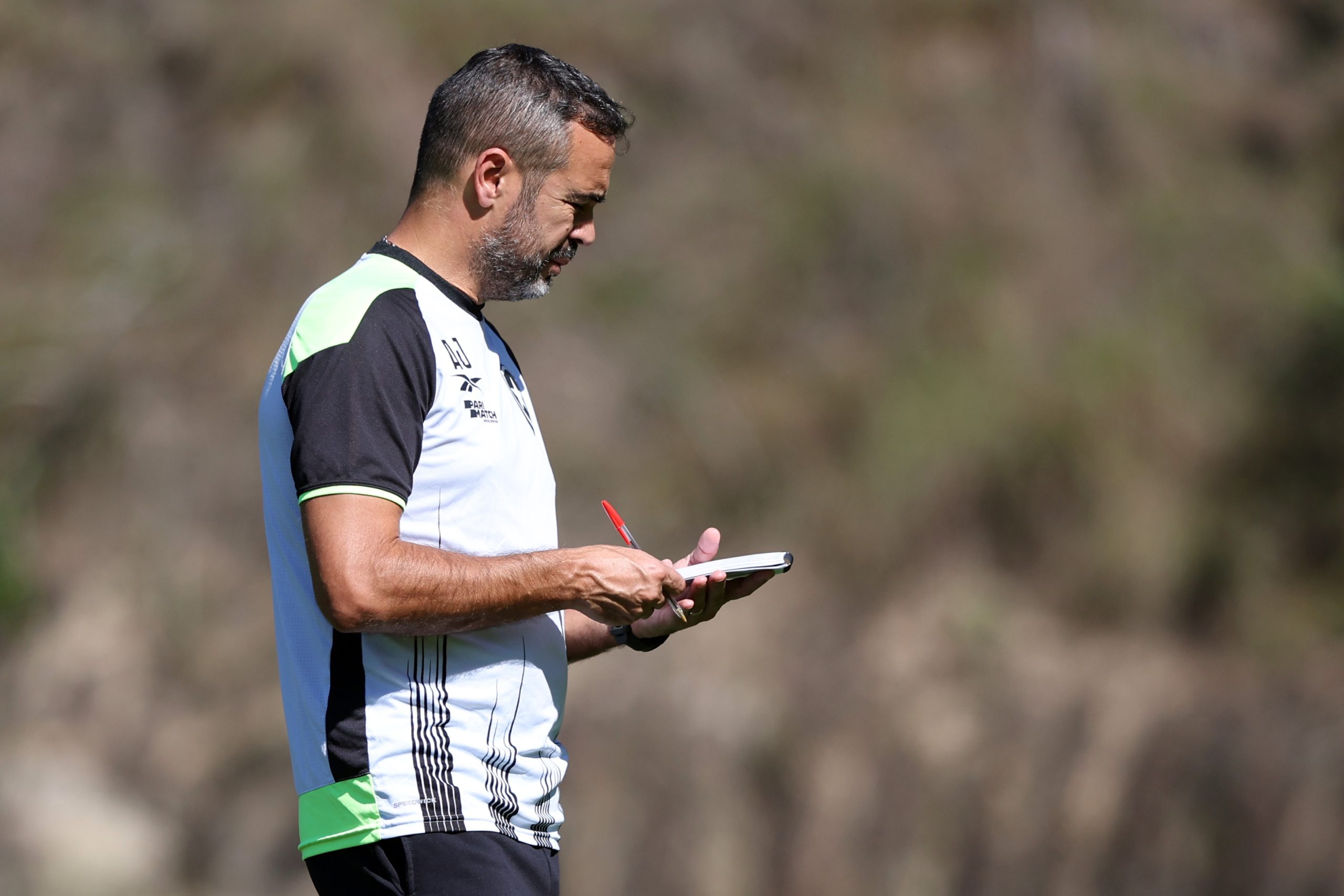 Artur Jorge no treino do Botafogo (Foto: Vítor Silva/Botafogo)