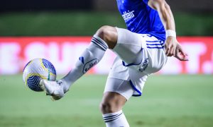 Marlon lamenta derrota do Cruzeiro. (Foto: Gustavo Aleixo/Cruzeiro)