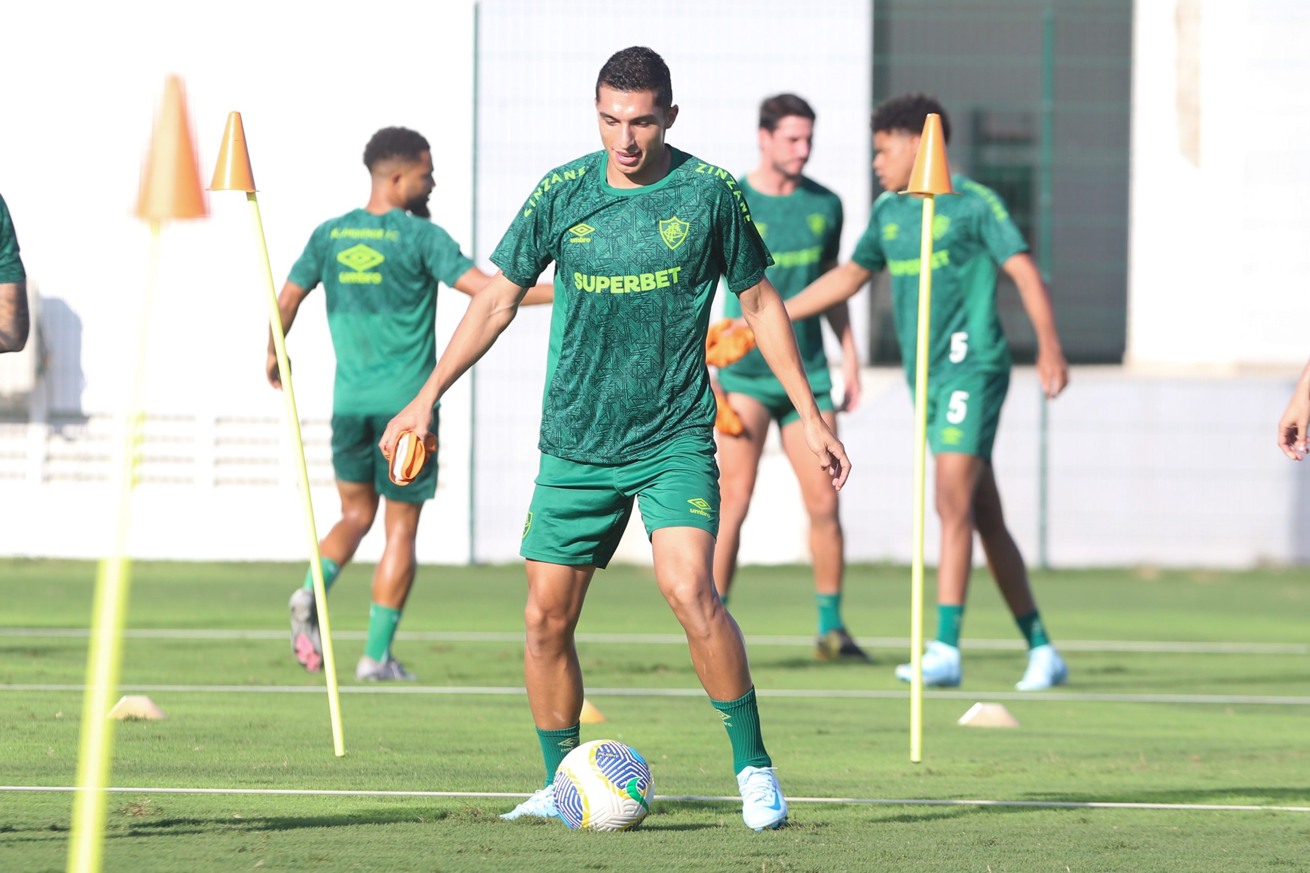 Meia do Fluminense será desfalque no clássico de gigantes (FOTO DE MARCELO GONÇALVES / FLUMINENSE FC)