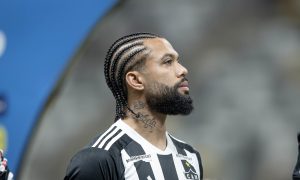 Otávio em campo pelo Atlético. (Foto: Pedro Souza / Atlético)