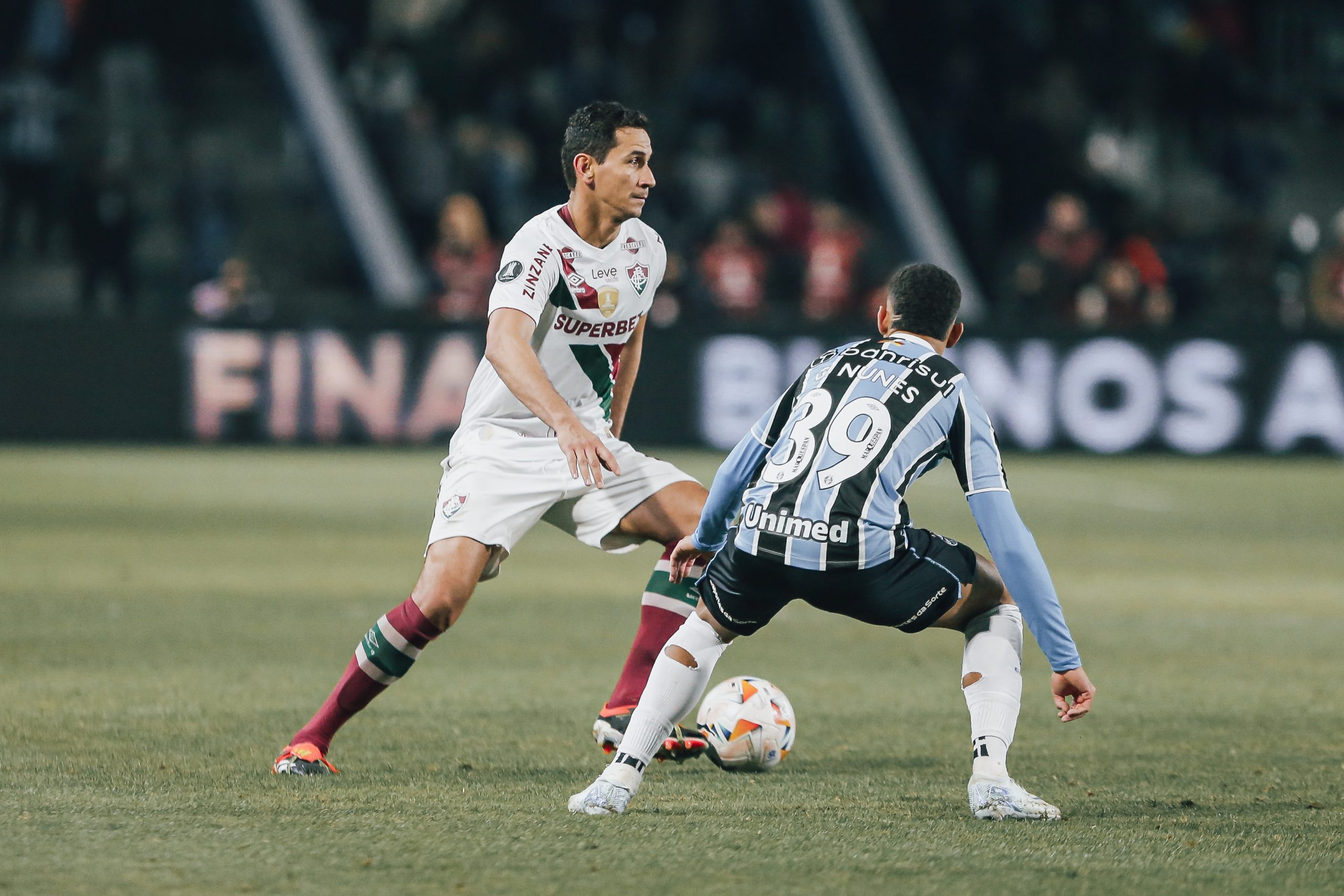 Fluminense no confronto contra o Grêmio. - Foto: Lucas Merçon/Fluminense F.C