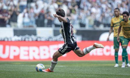 Igor Gomes bate pênalti. (Foto: Pedro Souza / CAM)