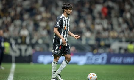 Gustavo Scarpa em campo pelo Atlético. (Foto: Pedro Souza / Atlético)