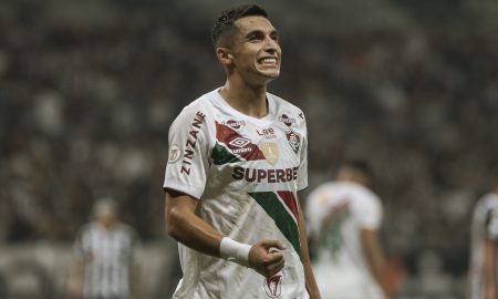 Kevin Serna no duelo entre Fluminense e Galo pelo Brasileirão. - Foto: Marcelo Gonçalves/Fluminense F.C