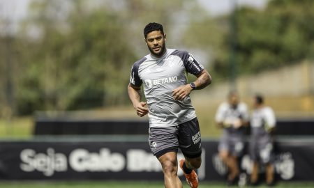 Hulk treina no CT e pode voltar a campo. (Foto: Paulo Henrique França / Atlético)