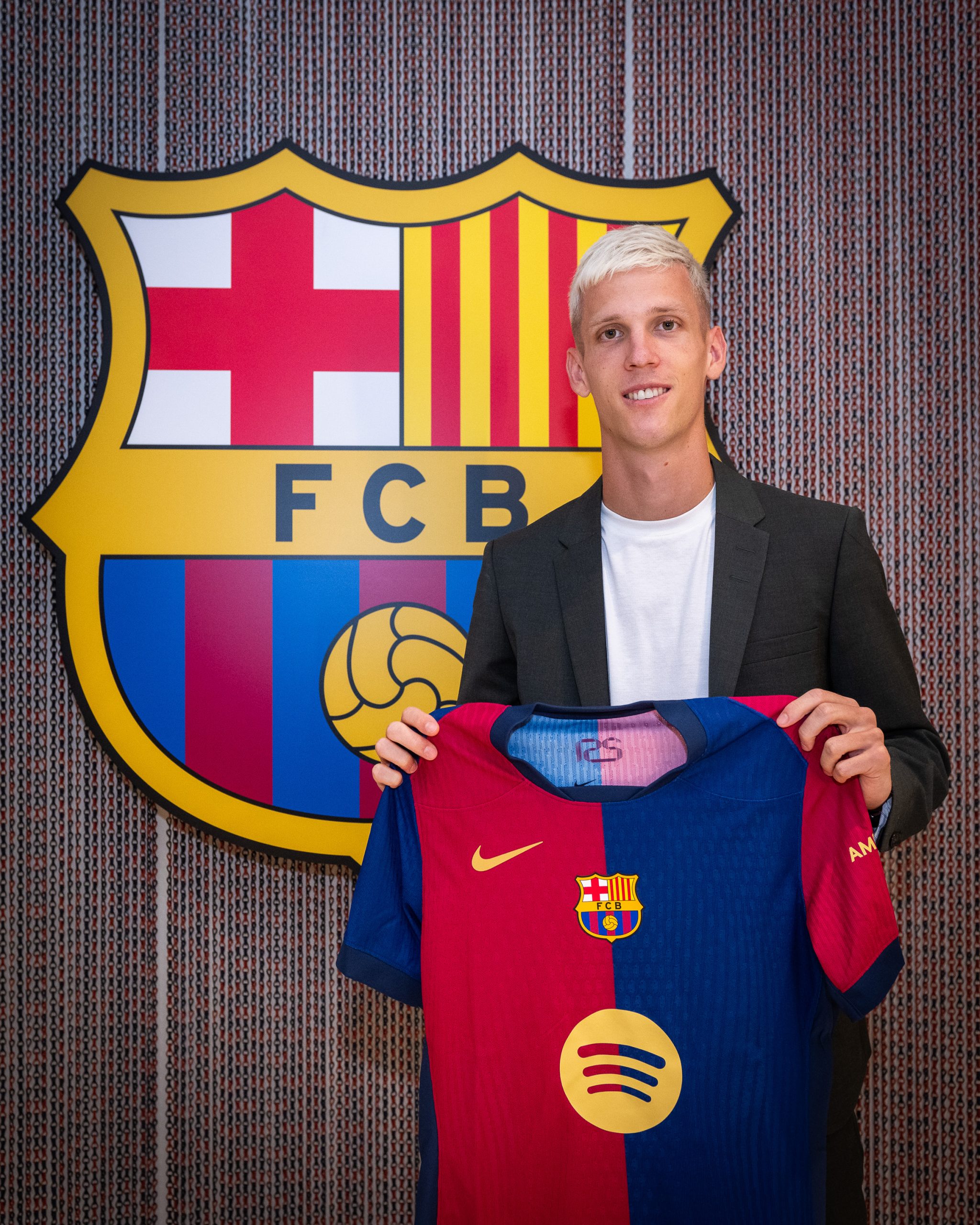 Dani Olmo Barcelona. Foto: Divulgação/Barcelona)