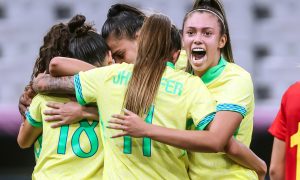 Seleção Brasileira comemorando. (Foto: Gáspar Nóbrega/COB)