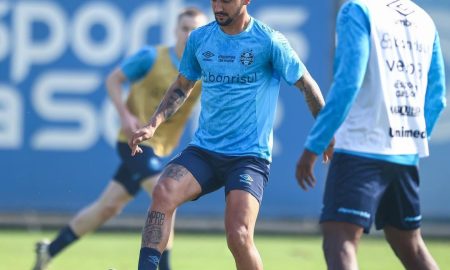 Jhonata Robert deve ser anunciado como reforço do Criciúma (Foto: Lucas Uebel/Grêmio FBPA)