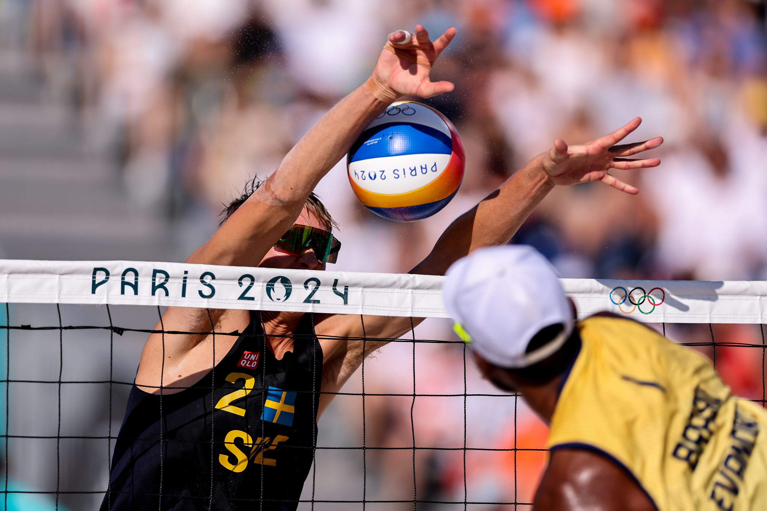 2024.08.06 - Jogos Olímpicos Paris 2024 - Vôlei de praia masculino - Evandro e Arthur enfrentam dupla da Suécia nas quartas de final. Na imagem o atleta Evandro. - Foto: Miriam Jeske/COB