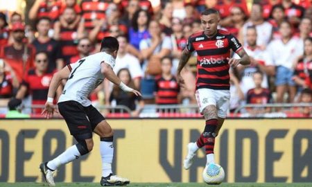 Cebolinha em ação com a camisa do Flamengo (Foto: Marcelo Cortes / CRF)