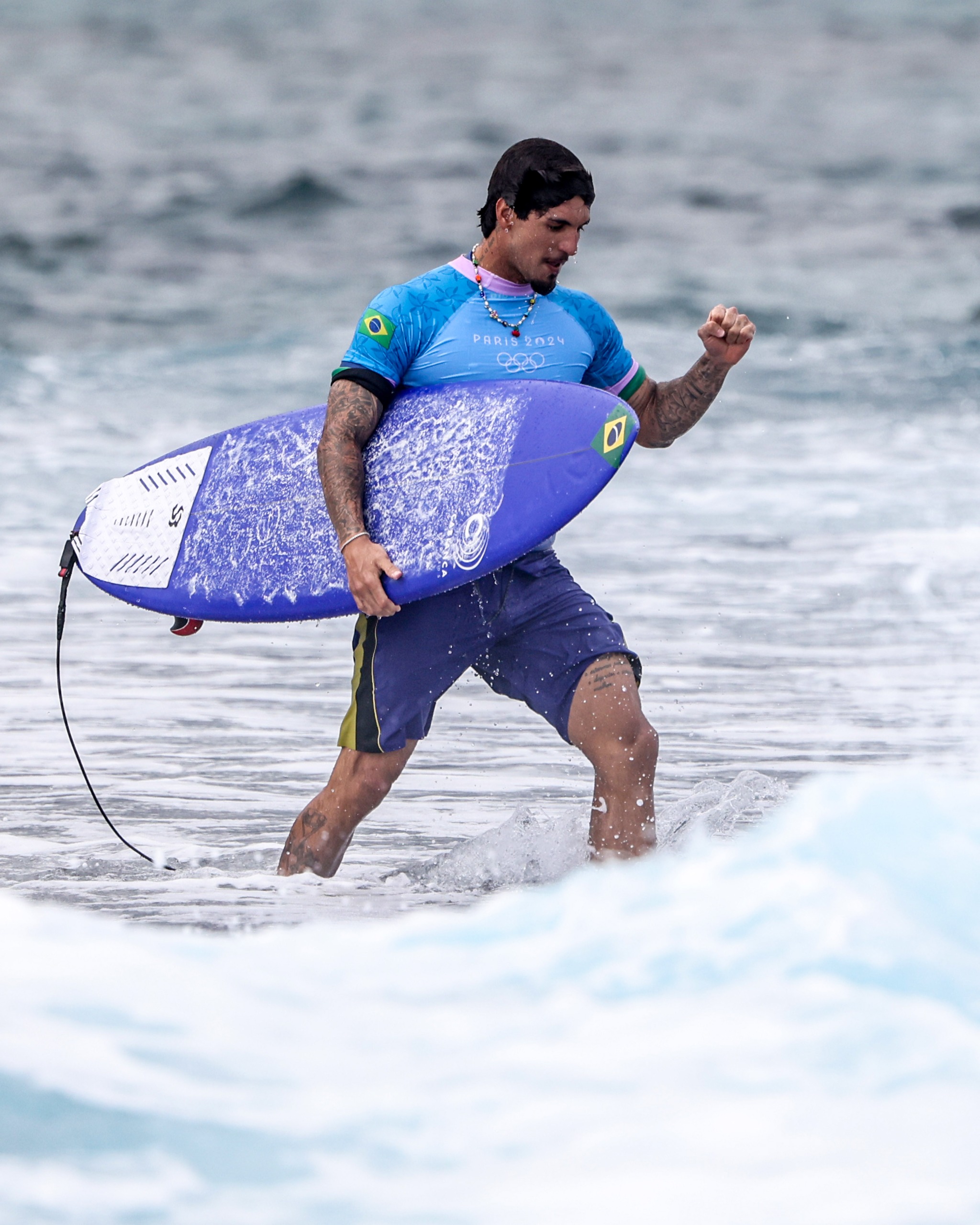 Gabriel Medina comemora bronze. (Foto: William Lucas/COB)