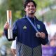 Gabriel Medina com a medalha. (Foto: William Lucas/COB)