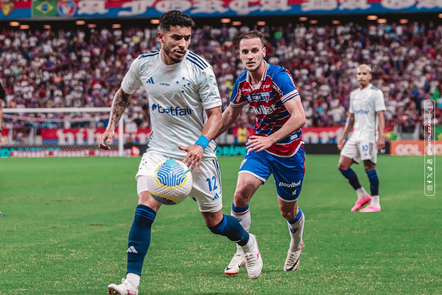 Cruzeiro e Fortaleza em ação durante o primeiro turno do Brasileirão. (Foto: Matheus Lotif/Fortaleza EC)