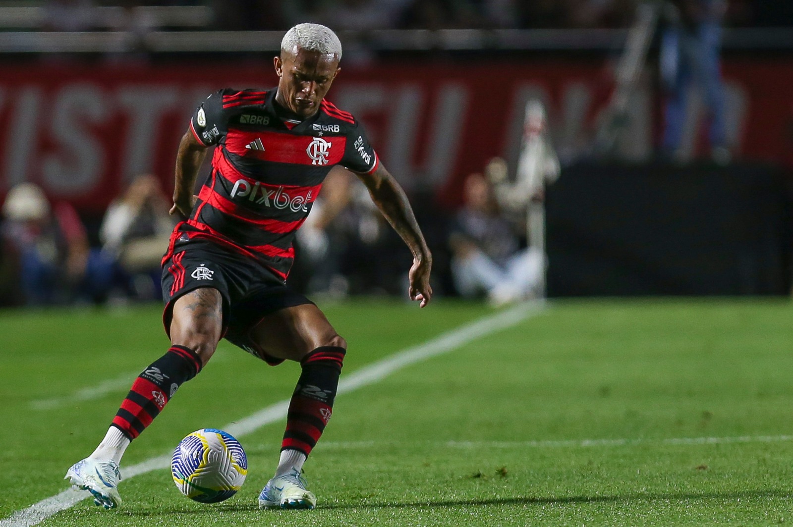 Wesley, lateral do Flamengo. (Foto: Ricardo Moreira/Getty Images)