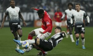 Corinthians e Red Bull Bragantino (Foto: Ricardo Moreira/Getty Images)