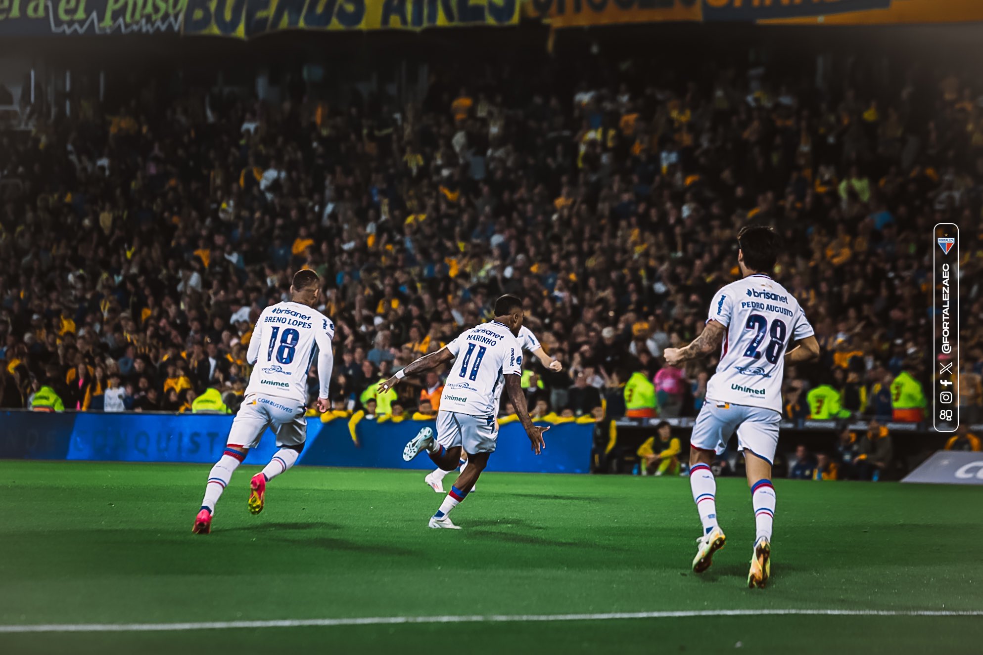 Elenco do Fortaleza comemora o gol de Marinho. (Foto: Matheus Amorim/Fortaleza EC)