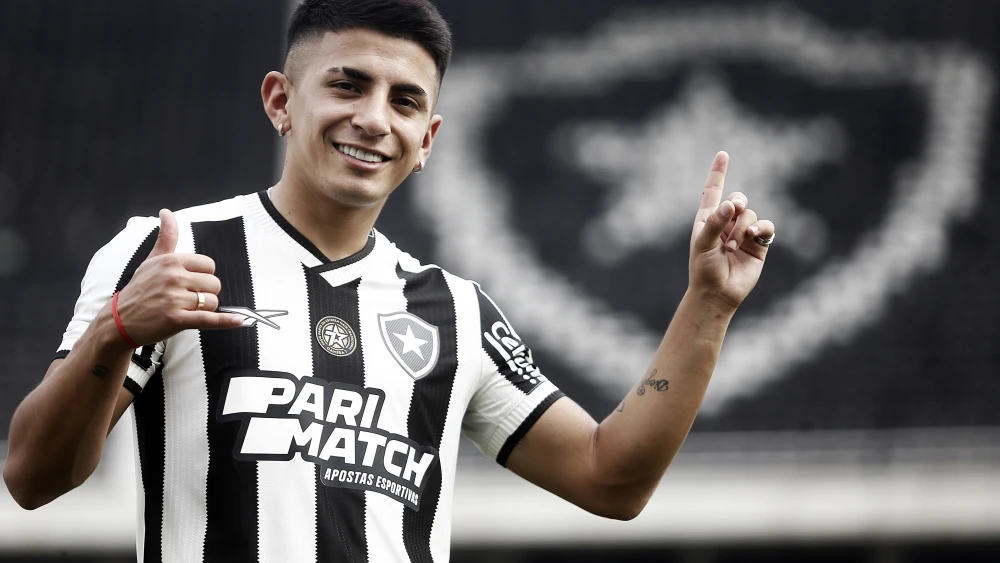 Thiago Almada foi contratado em julho (Foto: Vitor Silva/Botafogo)