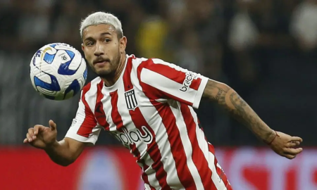 Eros Mancuso em atuação pelo Estudiantes. (Foto: Ricardo Moreira/Getty Images)