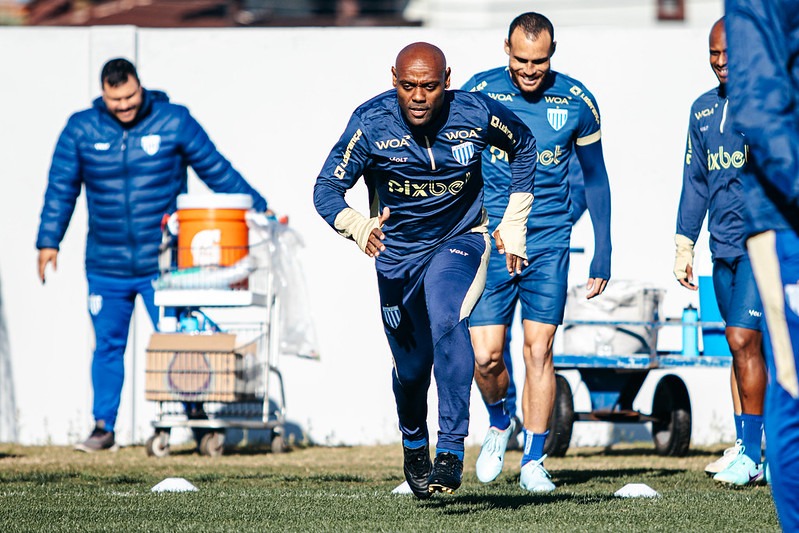 Vagner Love no treinamento do Avaí (Foto: Leandro Boeira/Avaí F. C.)