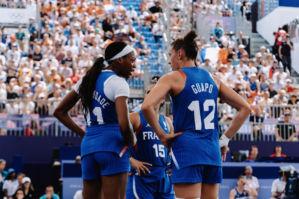 Jogadoras da França em quadra