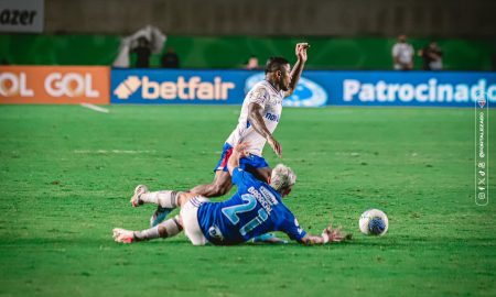 Cruzeiro e Fortaleza em ação no Estádio Kleber Andrade. (Foto: Matheus Lotif/Fortaleza EC)