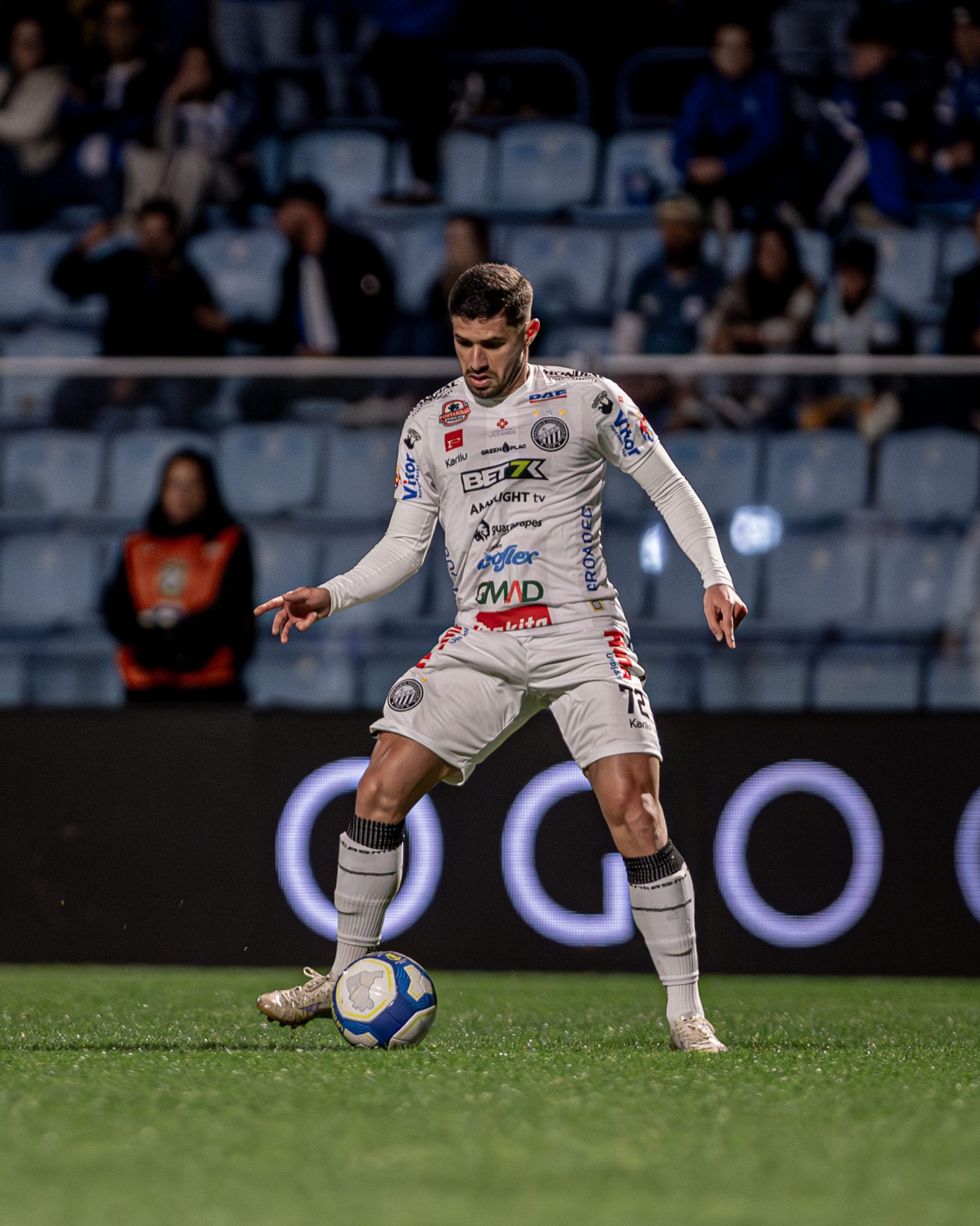 Após vitória em duelo estadual, Thales Oleques destaca 'momento importante' do Operário na Série B (Foto: Divulgação/Léo Piva)