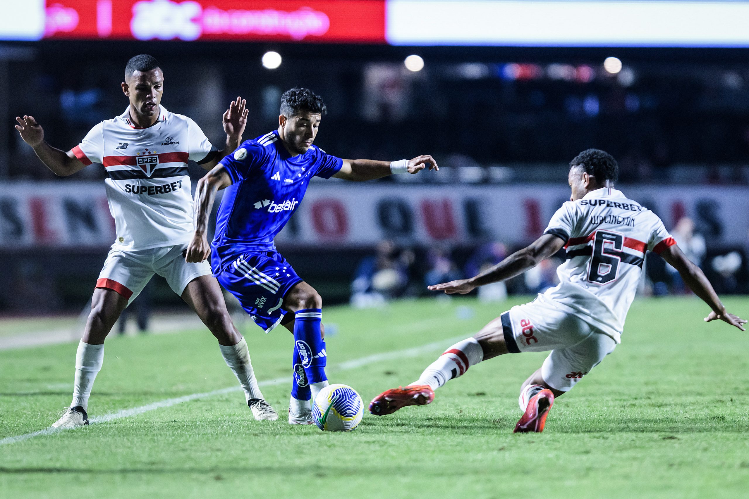 Cruzeiro enfrenta o São Paulo no Mineirão. (Foto: Gustavo Aleixo/Cruzeiro)