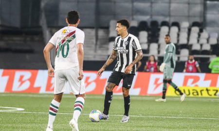 Botafogo e Fluminense jogando pelo Brasileirão. (Foto: Arthur Barreto/Botafogo)