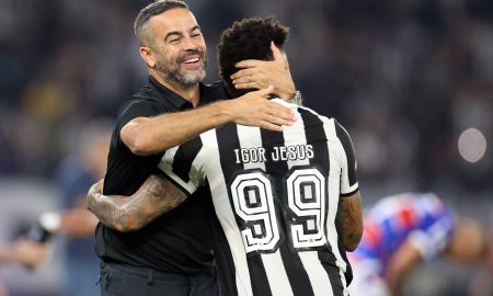 Artur Jorge e Igor Jesus. (Foto: Vitor Silva/Botafogo)