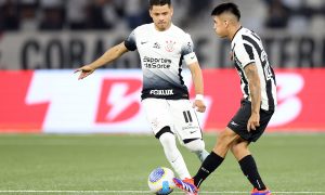 Romero e Almada na partida entre Botafogo e Corinthians (Foto: Vítor Silva/Botafogo)