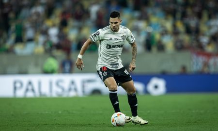 Paulinho contra o Fluminense pelas quartas de final da Copa Libertadores da América, no Maracanã. Foto: Pedro Souza/Atlético-MG