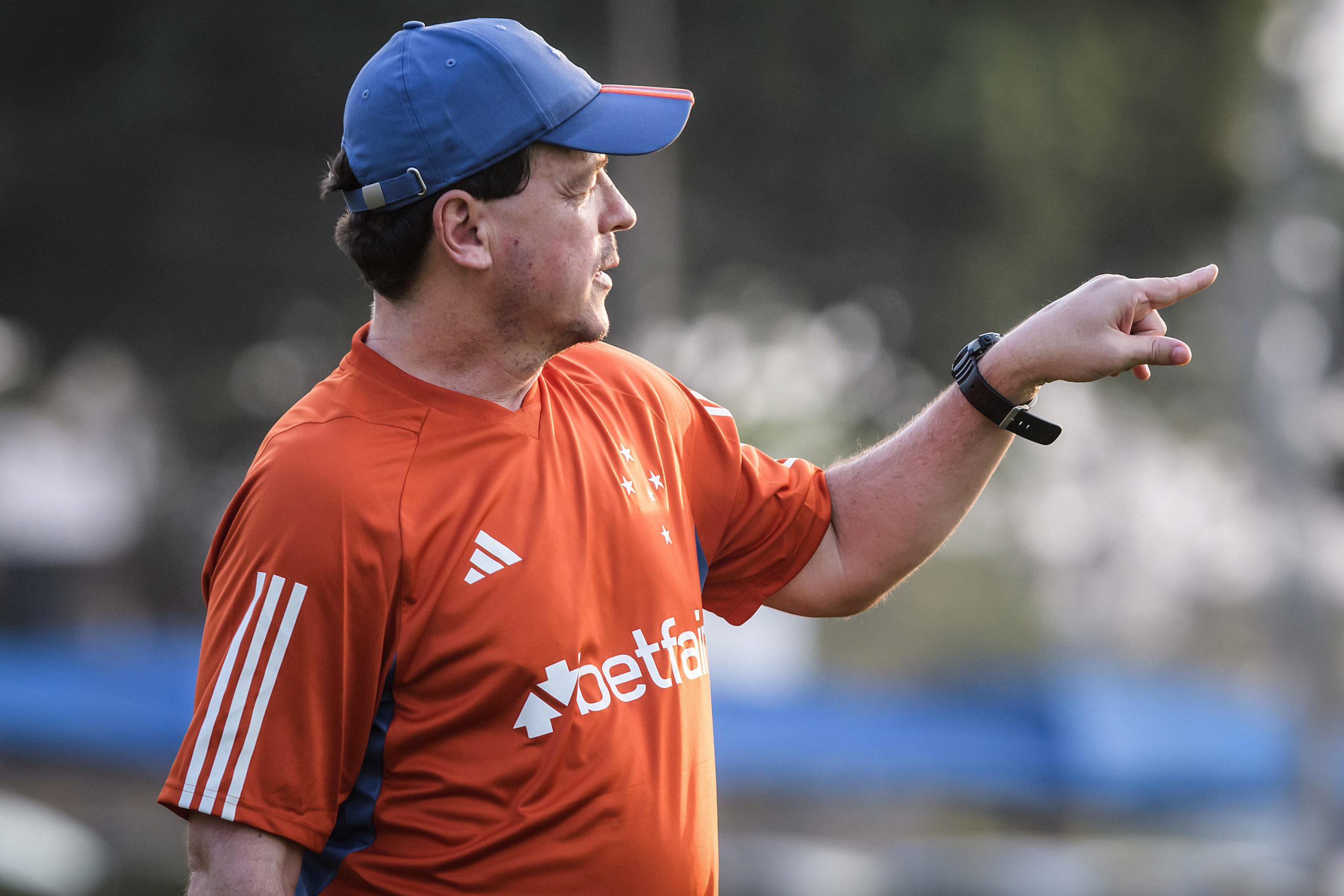 Fernando Diniz comanda o Cruzeiro pela primeira vez. (Foto: Gustavo Aleixo/Cruzeiro)