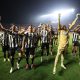 Botafogo comemorando com sua torcida. (Foto: Vitor Silva/Botafogo)