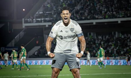 Com belíssimo gol de falta contra o Palmeiras, Hulk chega ao 112° gol com a camisa do Atlético e assume o topo da artilharia do clube no século. Foto: Pedro Souza|Atlético-MG