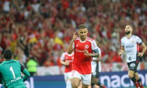 Alan Patrick celebra primeiro gol do Inter (Foto: Divulgação / Internacional)