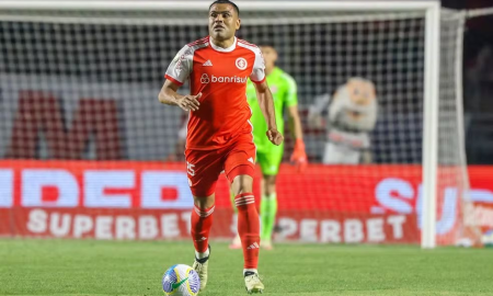 Mercado sofre lesão grave e é desfalque do Internacional na temporada (Foto: Ricardo Duarte/SC Internacional)