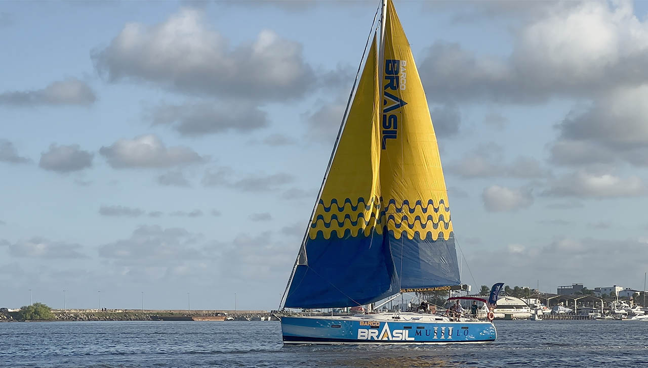 Barco Brasil na Refeno (Foto: Flávio Perez)