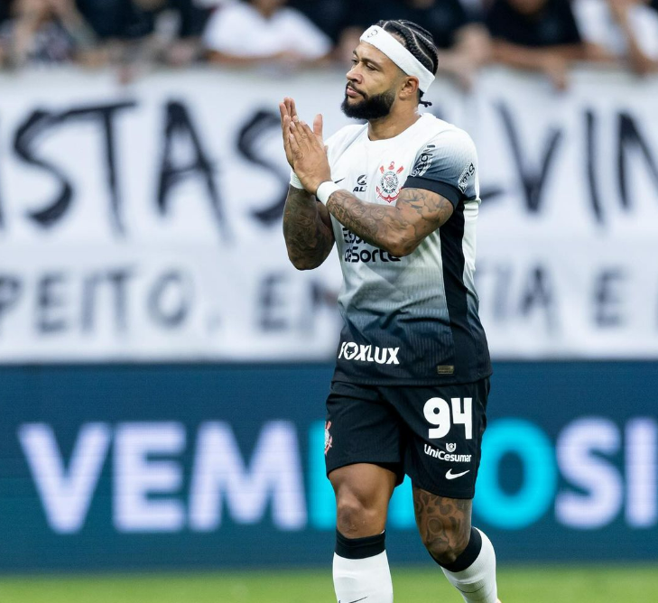 Memphis Depay estreia no Corinthias em vitória contra o Atlético-GO (Foto: Rodrigo Coca/ Corinthians)