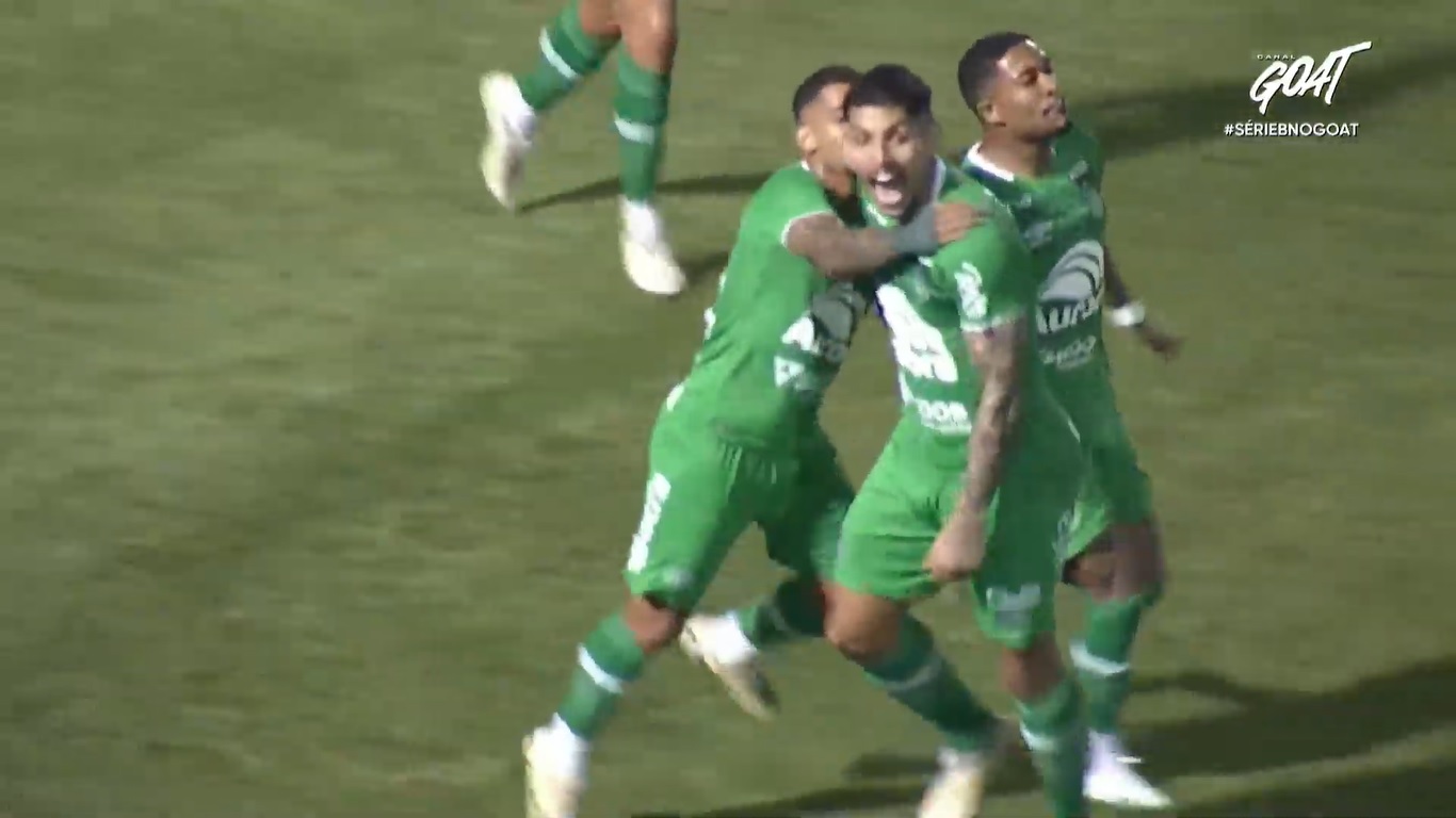 João Paulo faz o gol da vitória da Chapecoense (Foto: Reprodução / Canal GOAT Youtube)