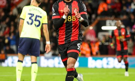 Evanilson comemorando seu primeiro gol pelo Bournemouth. (Foto: Divulgação/Bournemouth)