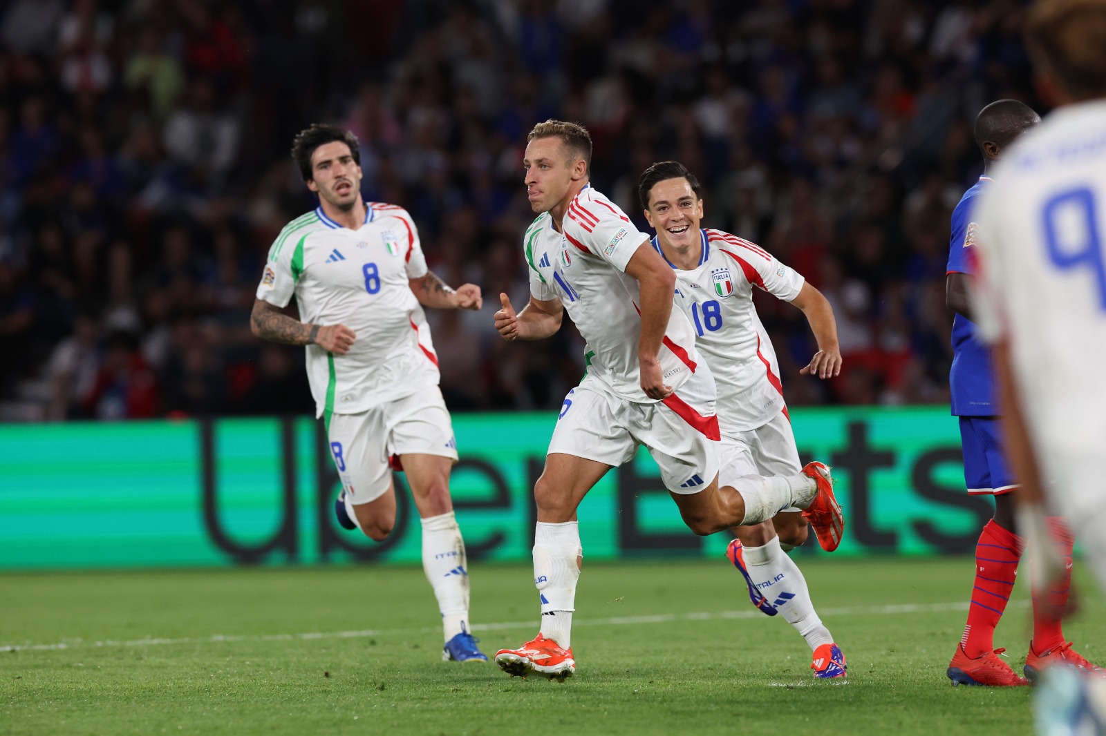 Frattesi comemorando. (Foto: Claudio Villa/Getty Images)