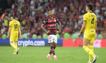 Flamengo perde para o Peñarol e se complica na Libertadores (Dhavid Normando/Getty Images)