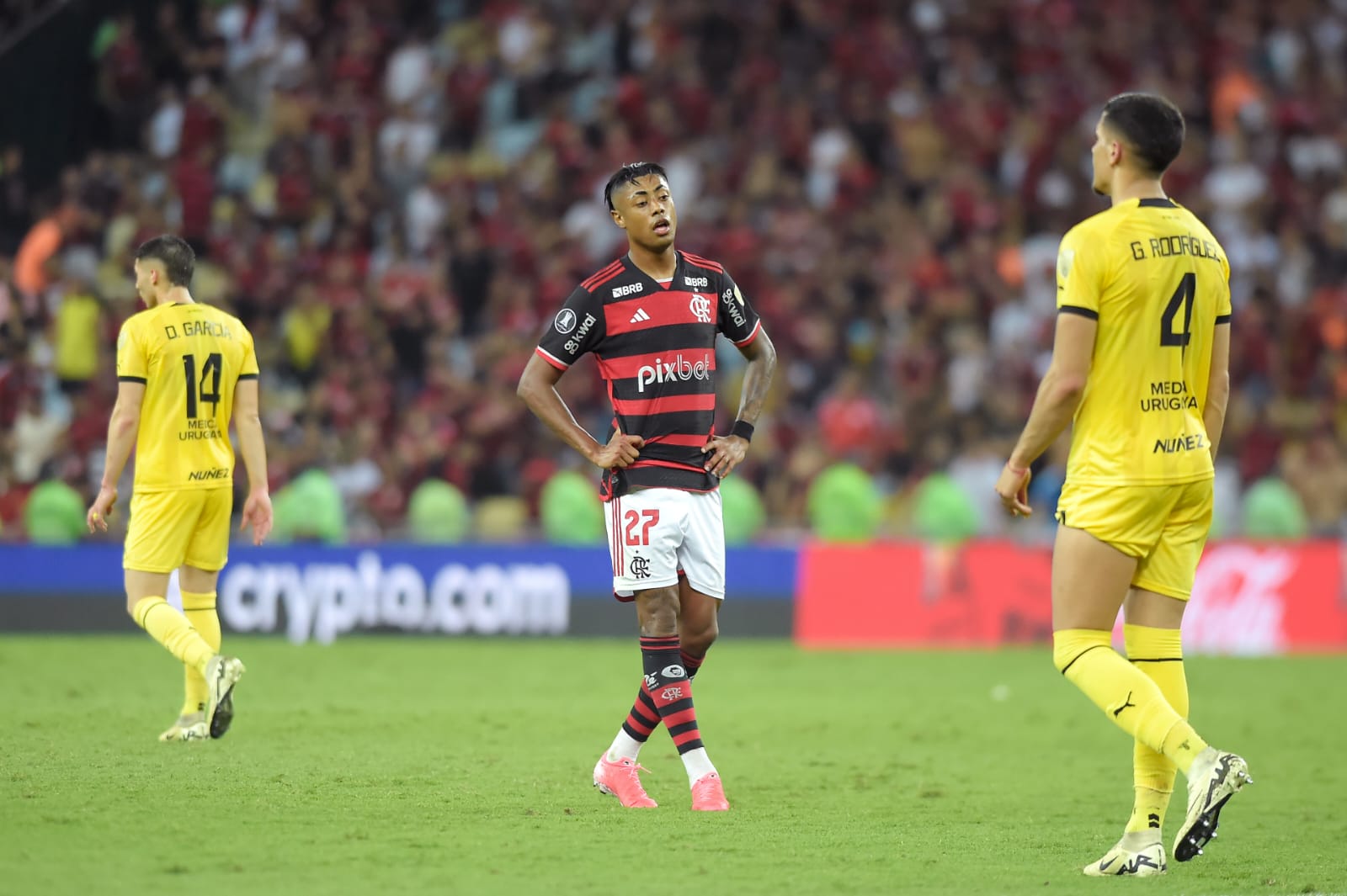 Flamengo perde para o Peñarol e se complica na Libertadores (Dhavid Normando/Getty Images)