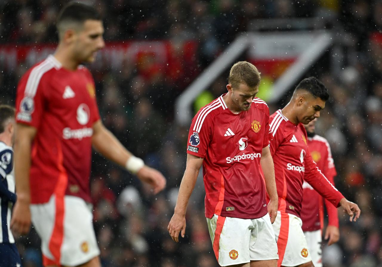 Jogadores do Manchetester United após derrota para o Tottenham. (Foto: Michael Regan/Getty Images)