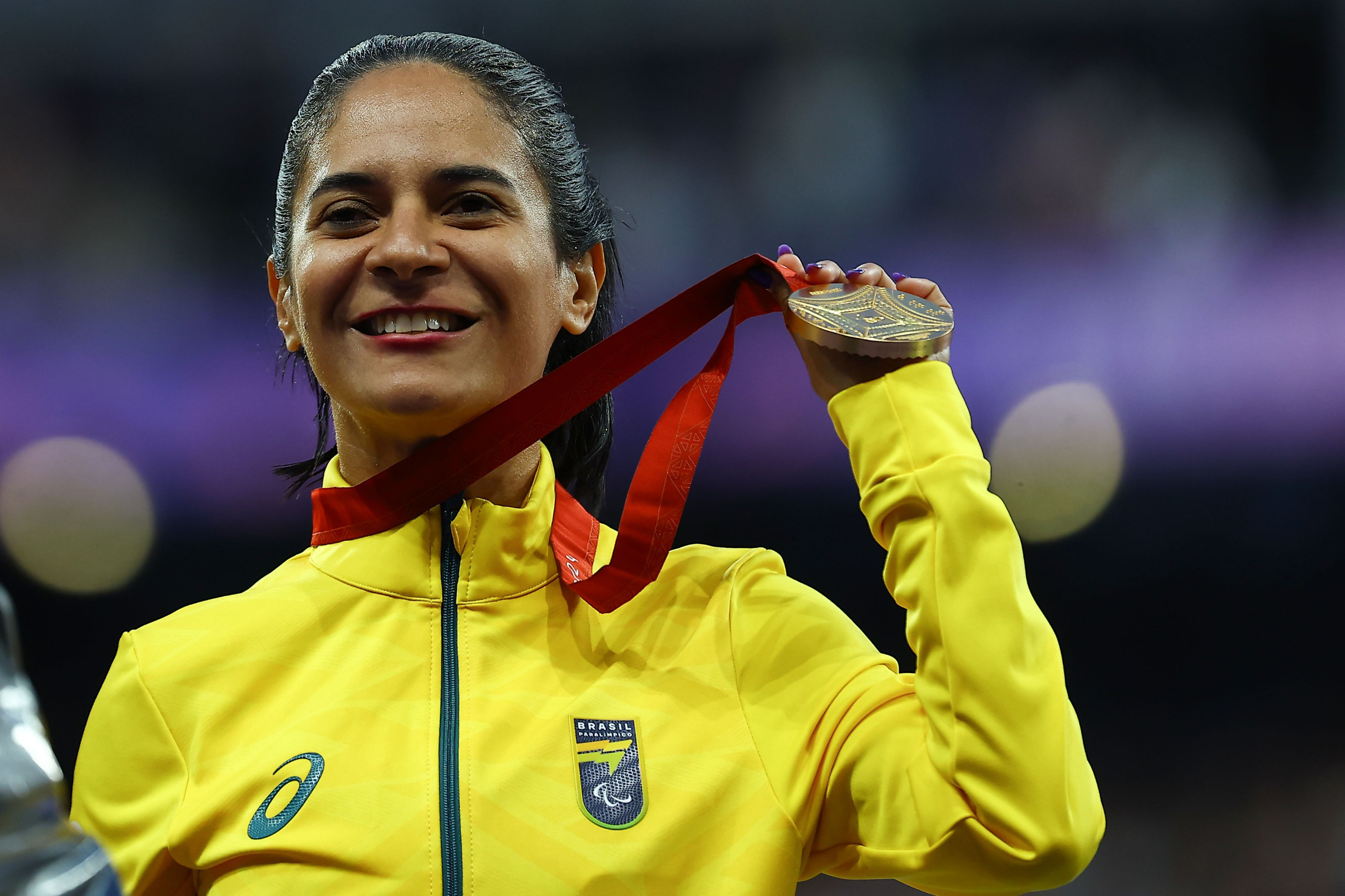 Jerusa dos Santos é ouro nos 200m T11 (Foto: Silvio Avila/CPB)