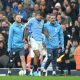 Rodri saindo de campo machucado. (Foto: Michael Regan/Getty Images)