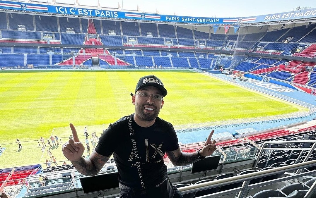 Renan no estádio do PSG (Foto: Arquivo pessoal)