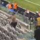 Em nota, Fortaleza lamenta cenas de violência após torcedor do Corinthians invadir a torcida visitante na Neo Química Arena (Foto: Reprodução/Internet)