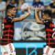 Matheus Gonçalves e Alcaraz na derrota para o Grêmio. Pedro H. Tesch/Getty Images